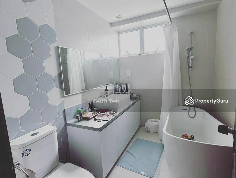 For Rent - Good Size Apartment@ Queensway