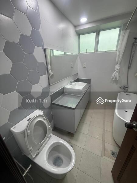 For Rent - Good Size Apartment@ Queensway