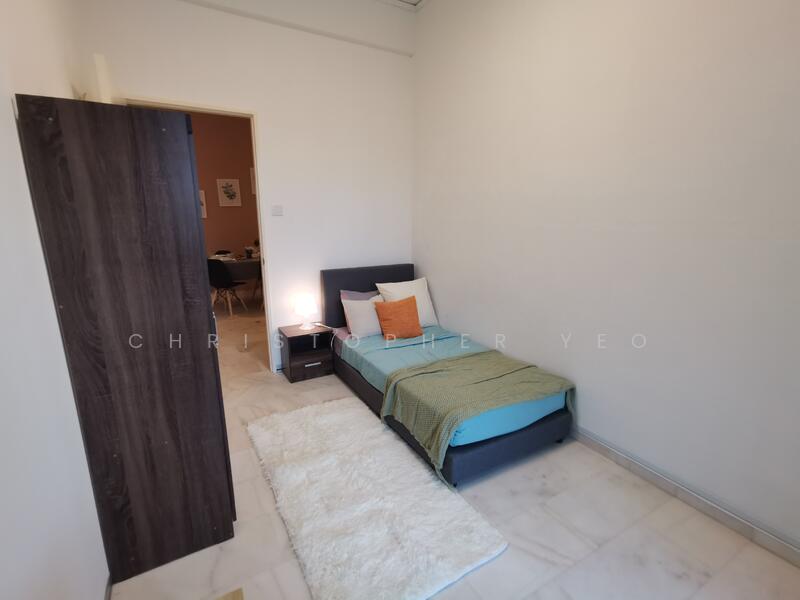 Partition Bedroom 1 with door entrance view