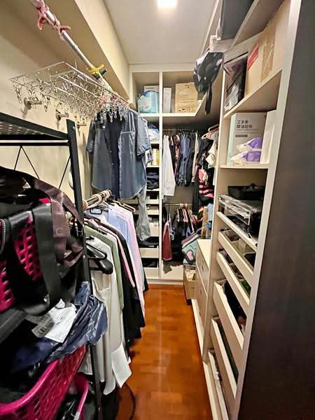 987A Jurong West Street 93, 987A Jurong West Street 93, Boon Lay / Jurong / Tuas, 3 Bedrooms, 1,184 sqft, HDB Flat For Rent, by Charles Tan, 24654686 - Walk-in closet - PropertyGuru.com.sg