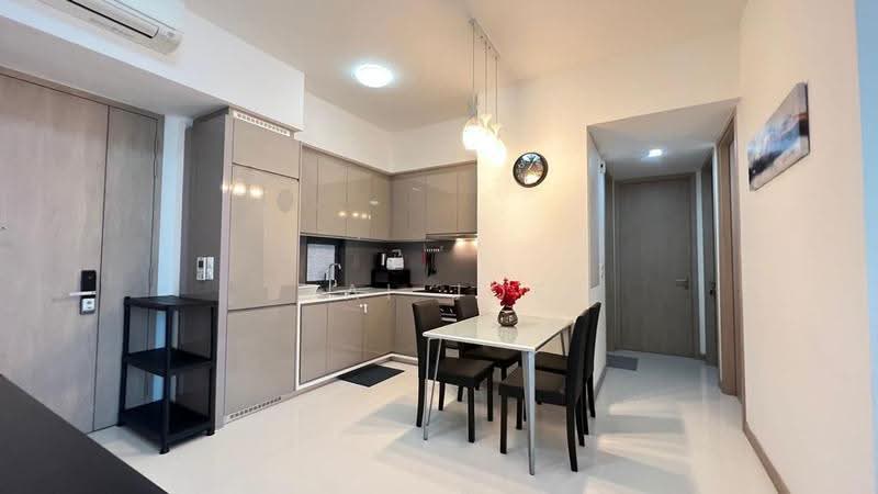 J Gateway, 2 Gateway Drive, Boon Lay / Jurong / Tuas, 3 Bedrooms, 893 sqft, Condominium For Rent, by Tai Joe, 24655773 - Joe Tai 94246118 - PropertyGuru.com.sg