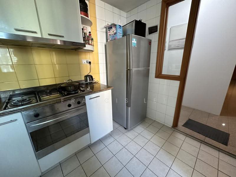 Queens, 16 Stirling Road, Alexandra / Commonwealth, Room Rental, 160 sqft, Condominium For Rent, by Francis Lee, 24657210 - PropertyGuru.com.sg
