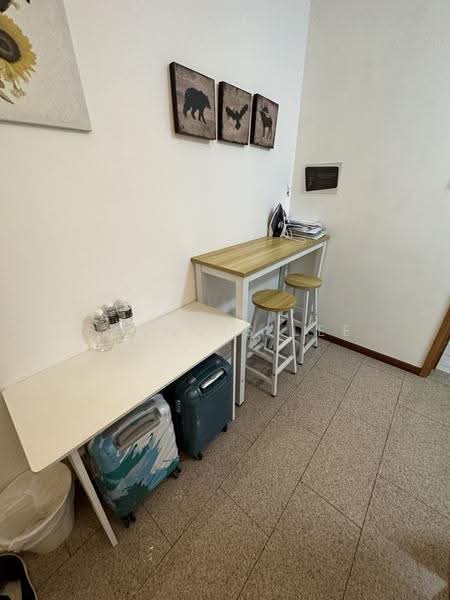 Queens, 16 Stirling Road, Alexandra / Commonwealth, Room Rental, 160 sqft, Condominium For Rent, by Francis Lee, 24657210 - PropertyGuru.com.sg