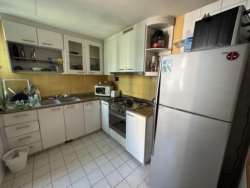 Queens, 16 Stirling Road, Alexandra / Commonwealth, Room Rental, 160 sqft, Condominium For Rent, by Francis Lee, 24657210 - PropertyGuru.com.sg
