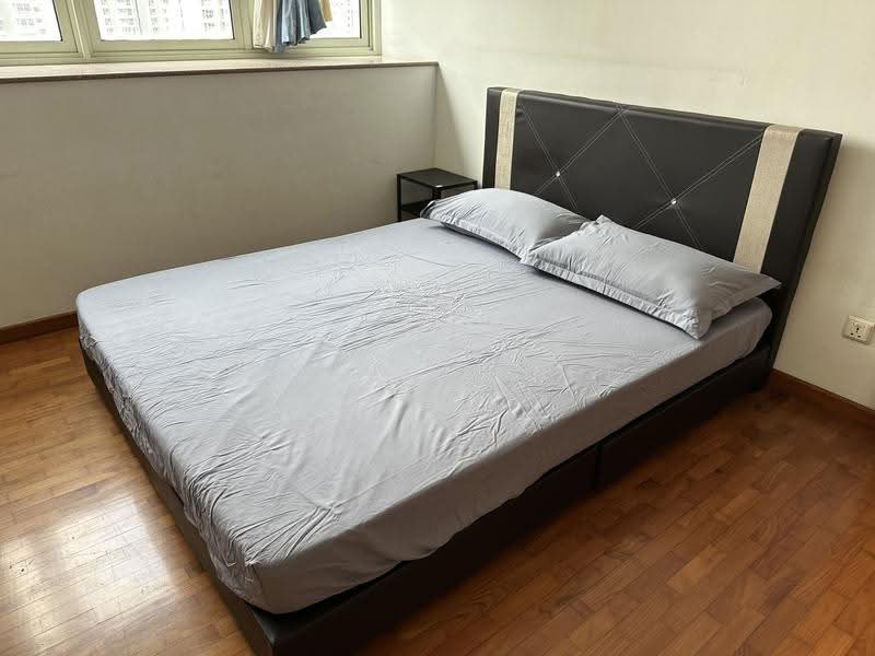 Queens, 16 Stirling Road, Alexandra / Commonwealth, Room Rental, 160 sqft, Condominium For Rent, by Francis Lee, 24657210 - PropertyGuru.com.sg