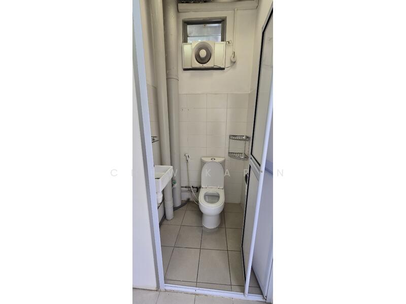Wcega Tower, 21 Bukit Batok Crescent, 1,000 sqft, Light Industrial (B1) For Rent, by Chew Karin, 24660189 - CommercialGuru.com.sg