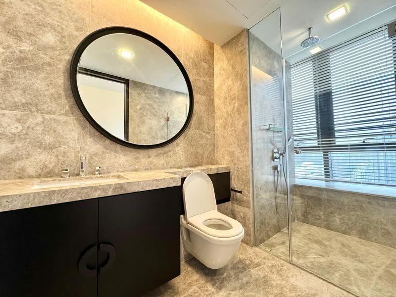 Centennia Suites, 100 Kim Seng Road, Orchard / River Valley, 3 Bedrooms, 1,797 sqft, Condominium For Rent, by Evangeline Yeong, 24660218 - Junior Master Bathroom - PropertyGuru.com.sg