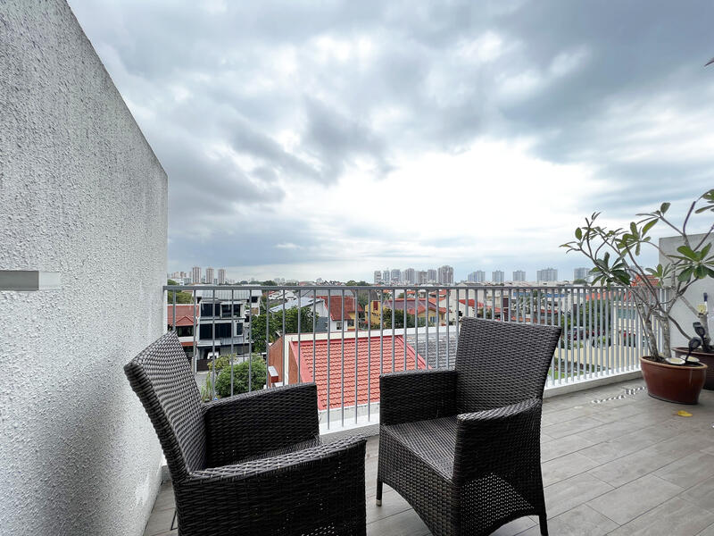 Junior Master Bedroom Roof Terrace