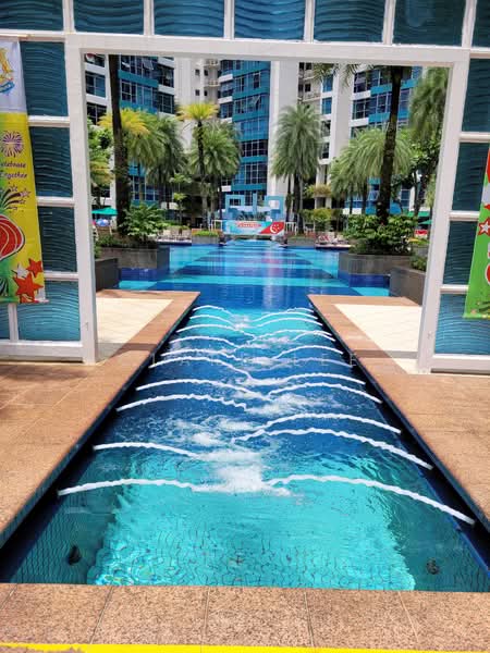 Blue Horizon, 29 West Coast Crescent, 2 Bedrooms, 926 sqft, Condominium For Rent, by Clare Lee, 24670705 - Pool - PropertyGuru.com.sg