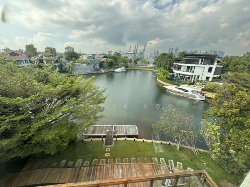 Paradise Island Newly Renovated Waterfront Bungalow with Private Berth, Harbourfront / Telok Blangah, 6 Bedrooms, 7,045 sqft, Bungalow House For Sale, by Alicia Koo, 24675174 - PropertyGuru.com.sg