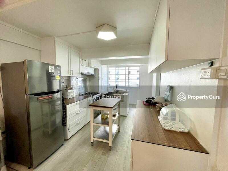 Kitchen with island table
