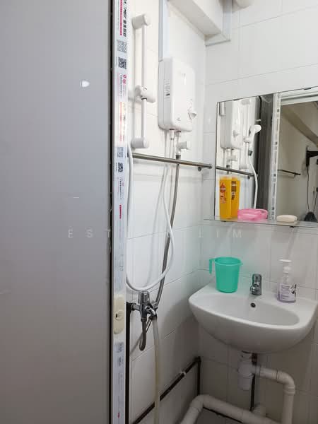 348 Clementi Avenue 5, 348 Clementi Avenue 5, 3 Bedrooms, 990 sqft, HDB Flat For Rent, by Esther Lim, 24675667 - PropertyGuru.com.sg