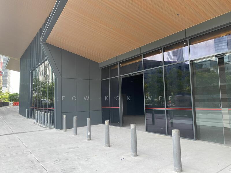 7m high light industrial / warehouse/ office with loading bays