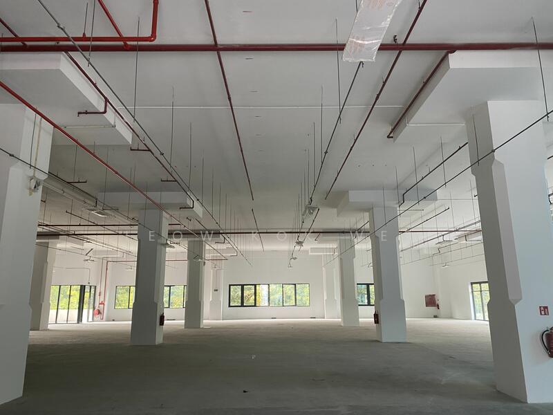 6m showroom / office/ distribution / production/ warehouse/ office with loading bays, Alexandra, 12,000 sqft, Light Industrial (B1) For Rent, by Leow Kok Wee, 24676673 - CommercialGuru.com.sg