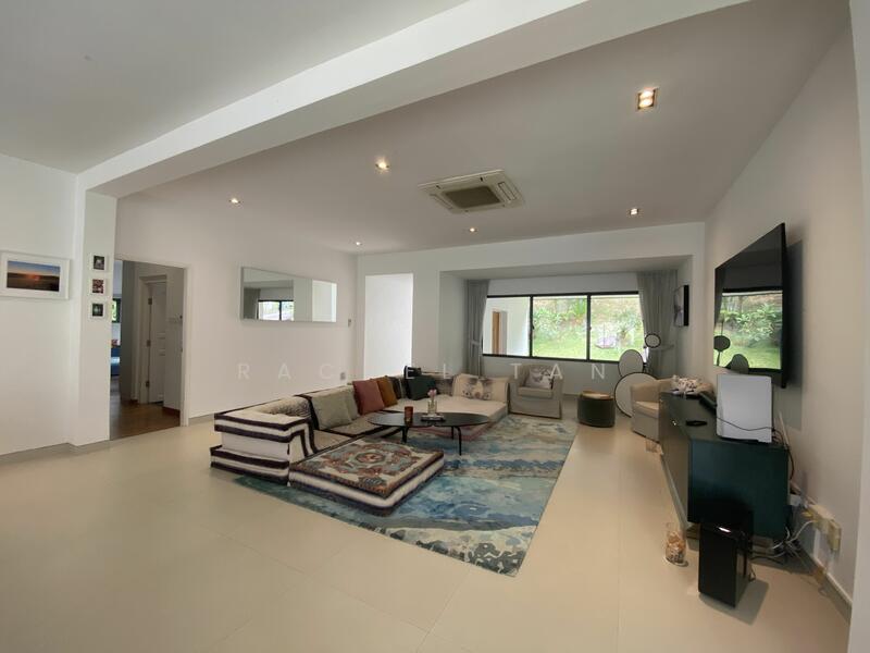 Queen Astrid / Holland / Coronation Rd West, Coronation Road West, 5