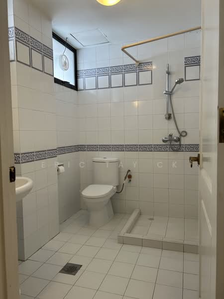 Villa Des Flores, 125 Whitley Road, 3 Bedrooms, 1,388 sqft, Condominium For Rent, by Eric Tay CK, 24677253 - PropertyGuru.com.sg