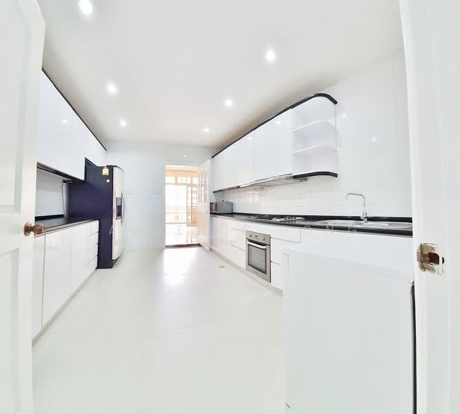 Leonie Condotel, 2 Leonie Hill Road, 4 Bedrooms, 2,715 sqft, Condominium For Rent, by Lawrence Hong, 24678398 - PropertyGuru.com.sg