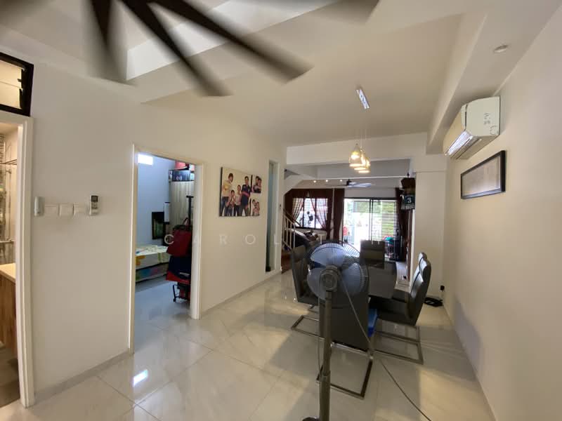 3 sty inter terrace nicely renovated, Jansen Close, 5 Bedrooms, 2,800 sqft, Terraced House For Rent, by Carol Toh, 24680506 - PropertyGuru.com.sg