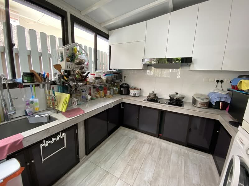 3 sty inter terrace nicely renovated, Jansen Close, 5 Bedrooms, 2,800 sqft, Terraced House For Rent, by Carol Toh, 24680506 - PropertyGuru.com.sg