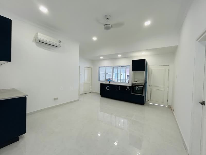 Thomson Ridge, 102 Thomson Ridge, 6 Bedrooms, 4,000 sqft, Detached House For Rent, by Anne Chan, 24681316 - PropertyGuru.com.sg