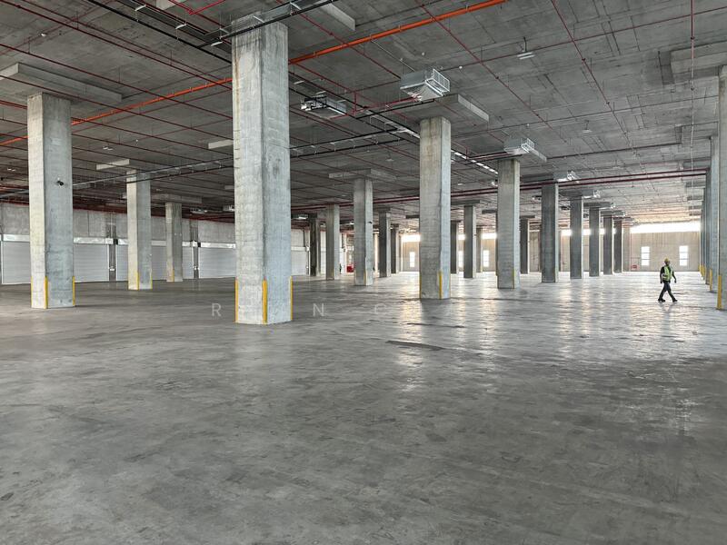 Air Con 8m Clear 13 Bays Jurong, Jurong, 100000 sqft, Warehouse
