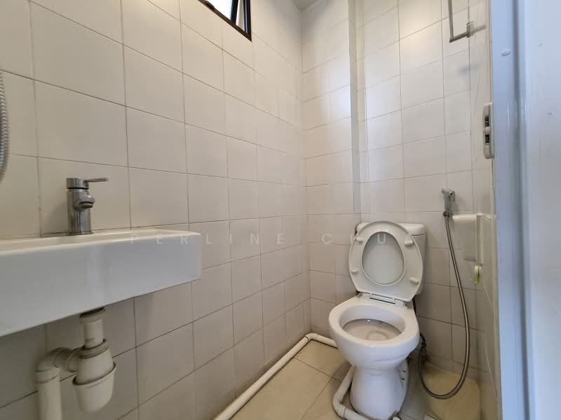 Parkway View, 39 Marine Parade Road, 4 Bedrooms, 1,775 sqft, Condominium For Rent, by Perline Chua, 24685529 - PropertyGuru.com.sg