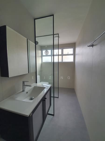 Tai Yuan Garden, Tai Yuan Heights, 4 Bedrooms, 2,500 sqft, Semi-Detached House For Rent, by Eliz Ng, 24687682 - Common bathroom - PropertyGuru.com.sg