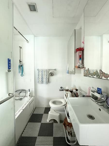 The Stellar, 16 West Coast Road, Room Rental, 150 sqft, Condominium For Rent, by Serene Tey, 24687816 - PropertyGuru.com.sg