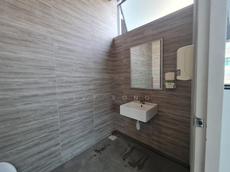 Interlocal Centre, 100G Pasir Panjang Road, Buona Vista / West Coast / Clementi New Town, 1,722 sqft, Light Industrial (B1) For Rent, by Ivy Yong, 24688989 - CommercialGuru.com.sg