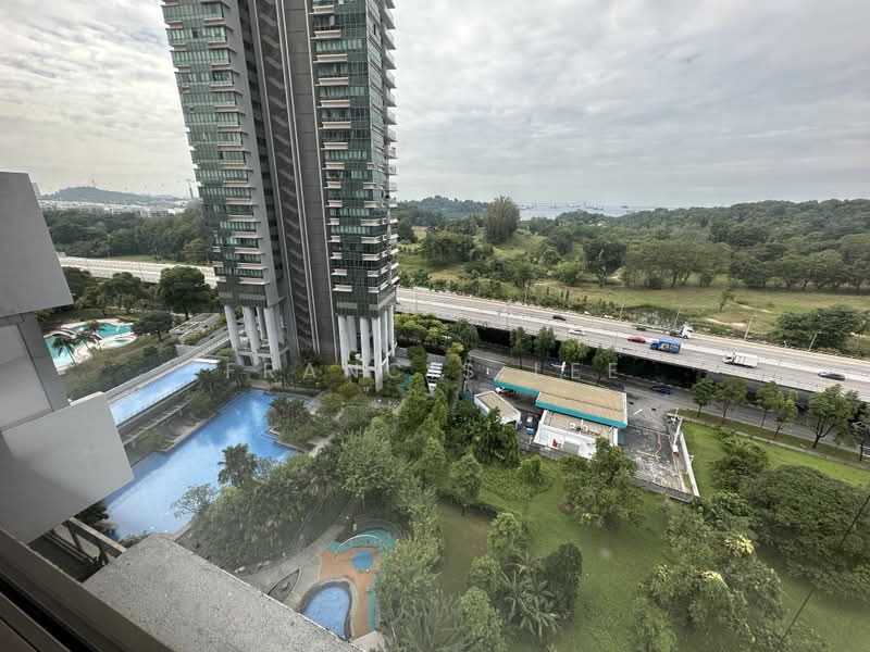 Skyline Residences, 612 Telok Blangah Road, Room Rental, 120 sqft, Condominium For Rent, by Francis Lee, 24691204 - PropertyGuru.com.sg