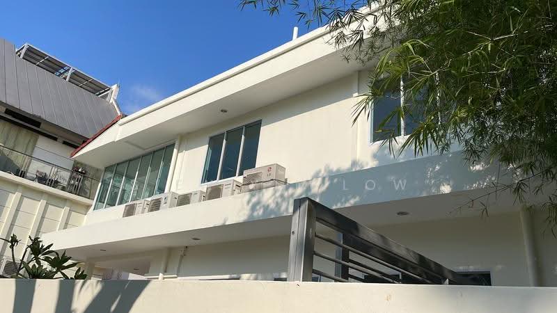 2 Storey Corner Semi-Detached House, Jalan Dinding, Admiralty / Woodlands, 5 Bedrooms, 3,600 sqft, Semi-Detached House For Rent, by Siew Yin Low, 24697786 - PropertyGuru.com.sg