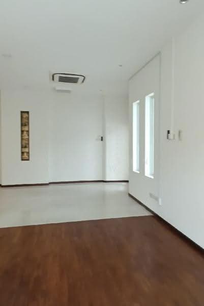 2 Storey Corner Semi-Detached House, Jalan Dinding, Admiralty / Woodlands, 5 Bedrooms, 3,600 sqft, Semi-Detached House For Rent, by Siew Yin Low, 24697786 - Living Area - PropertyGuru.com.sg