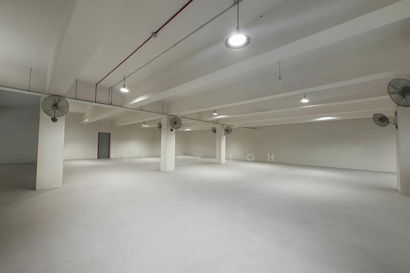 Warehouse With Aircon Office @ Ang Mo Kio, Ang Mo Kio Ave 5, 11,500 sqft, Warehouse For Rent, by Betsy Loh, 24699367 - CommercialGuru.com.sg