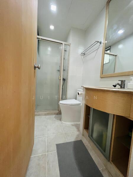 Hillview Regency, 26 Bukit Batok East Avenue 2, 2 Bedrooms, 969 sqft, Condominium For Rent, by Juita Tan, 24700285 - PropertyGuru.com.sg