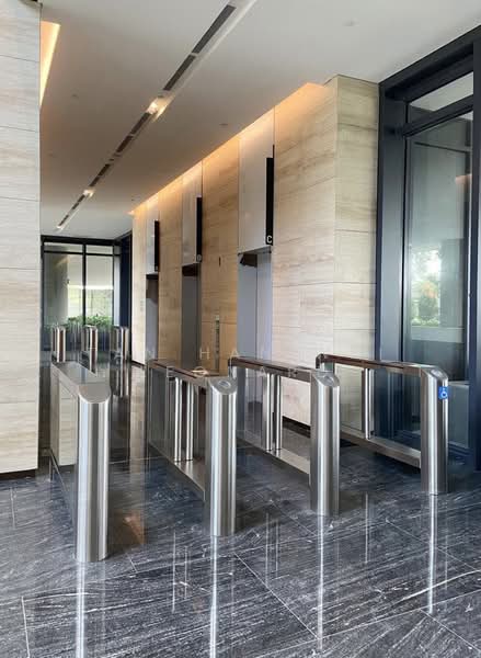 Woods Square, 12 Woodlands Square, 560 sqft, Office For Rent, by Tan Han Wei Leonard, 24702533 - CommercialGuru.com.sg