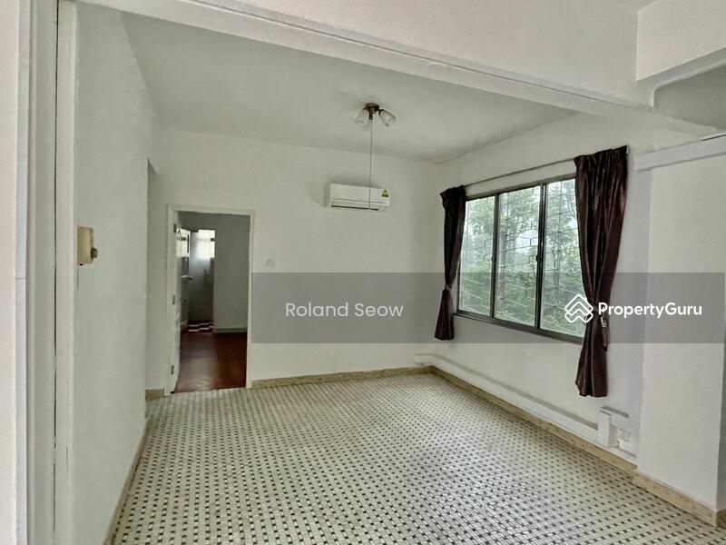 Huge Dining Area (when vacant)