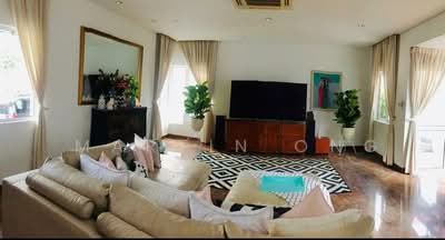 For Rent - Branksome road