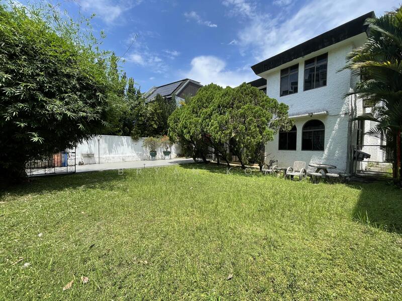 Gilstead Road Detached / Bungalow Prime Estate in Chancery Gentle