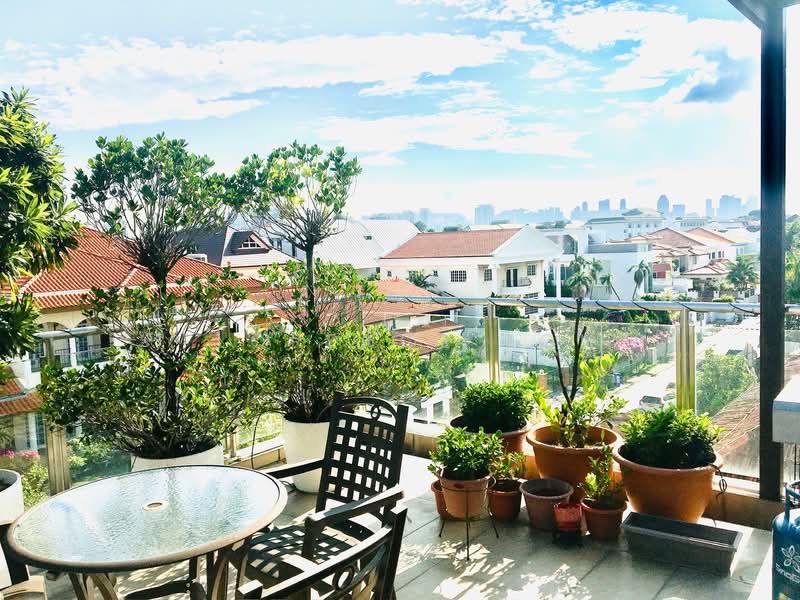 Poole road Beautiful Semi-De 6132sqft built up. With basement, Poole road, 5 Bedrooms, 6,132 sqft, Semi-Detached House For Rent, by Florence Toh, 24709835 - PropertyGuru.com.sg