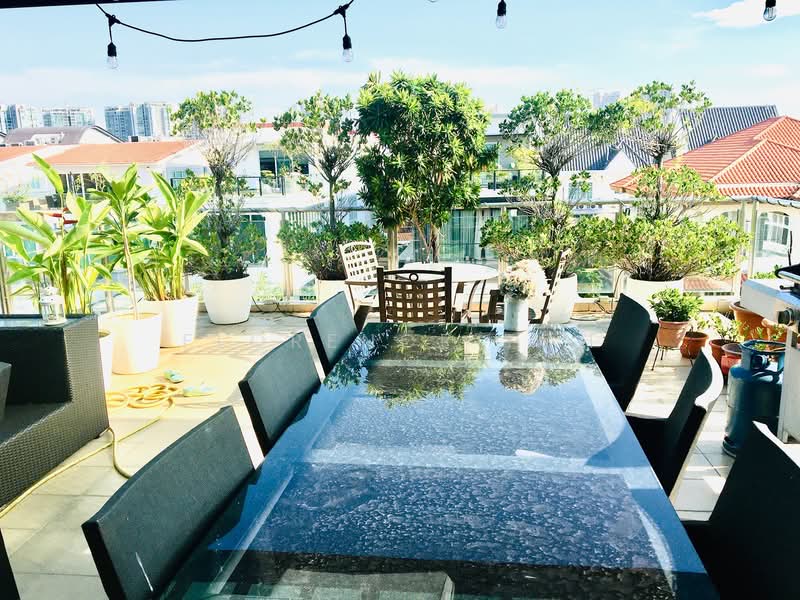 Poole road Beautiful Semi-De 6132sqft built up. With basement, Poole road, 5 Bedrooms, 6,132 sqft, Semi-Detached House For Rent, by Florence Toh, 24709835 - PropertyGuru.com.sg