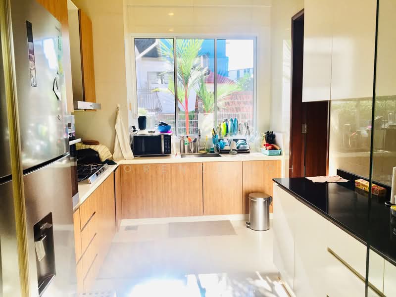 Poole road Beautiful Semi-De 6132sqft built up. With basement, Poole road, 5 Bedrooms, 6,132 sqft, Semi-Detached House For Rent, by Florence Toh, 24709835 - PropertyGuru.com.sg