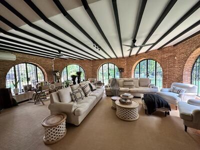 For Rent - Queen Astrid Park