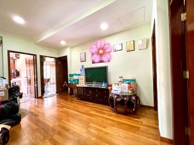 For Sale - Rare and Huge Semi Detached House at Sembawang Road! Don't miss it!!