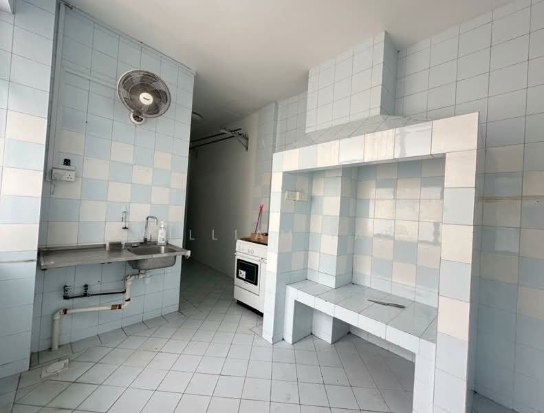 Lowland Road, Lowland Road , Steven Road, Kovan Road, 2 Bedrooms, 872 sqft, Apartment For Rent, by William Yap, 24712309 - PropertyGuru.com.sg