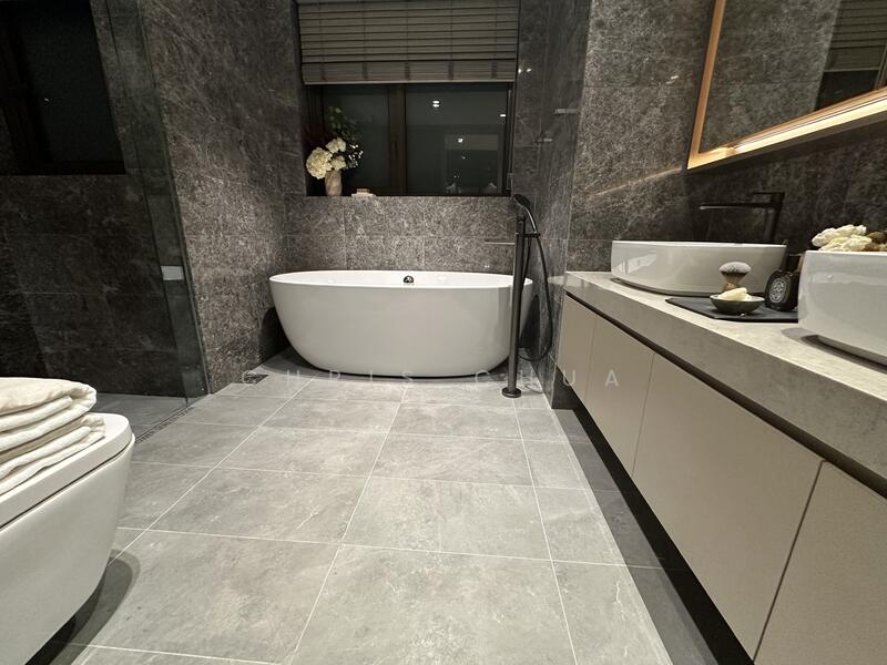 For Sale - Pinetree Hill