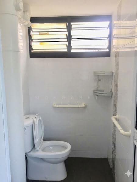 586 Ang Mo Kio Avenue 3, 586 Ang Mo Kio Avenue 3, Ang Mo Kio / Bishan / Thomson, 3 Bedrooms, 750 sqft, HDB Flat For Rent, by Margaret Liew, 24714959 - Bathroom - PropertyGuru.com.sg