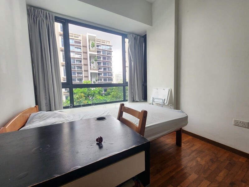 For Rent - The Palette