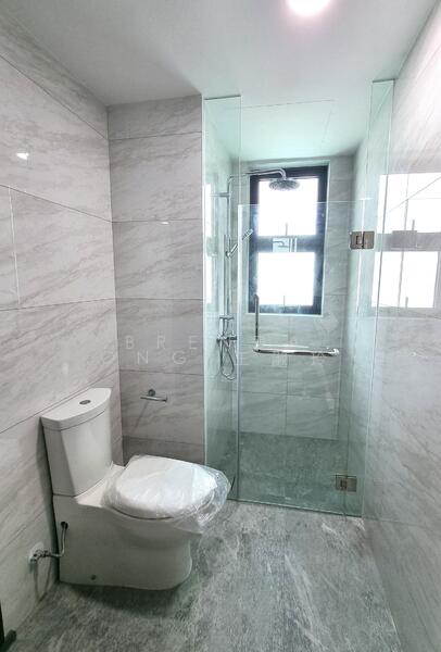 Com Bath 1 for 2 bedrooms