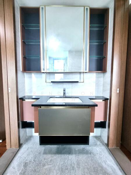 Com Bath 1 for 2 Bedrooms