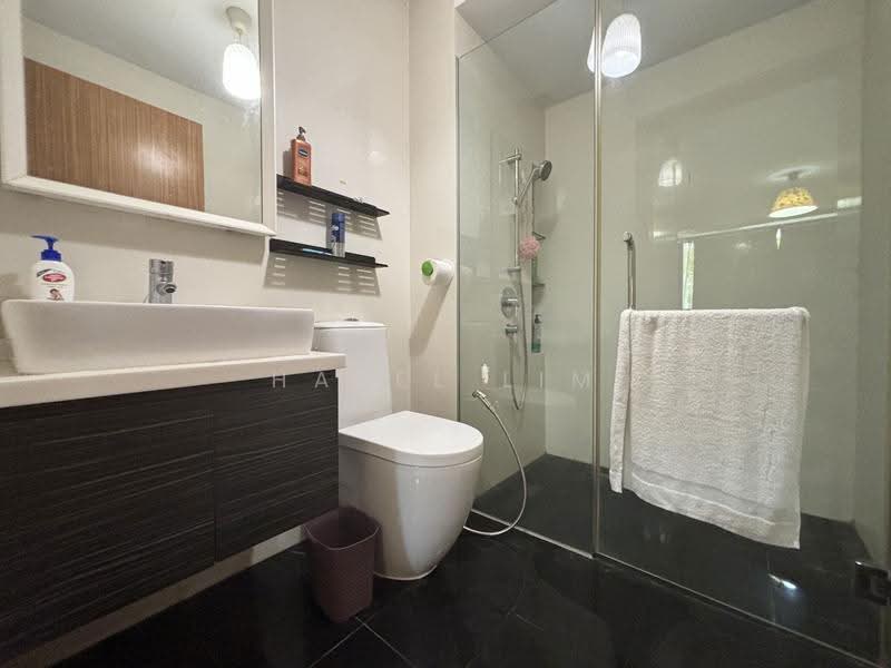RV Edge, 2 Shanghai Road, Tanglin / Holland / Bukit Timah, 1 Bedroom, 441 sqft, Condominium For Rent, by Hazel Lim, 24722179 - PropertyGuru.com.sg